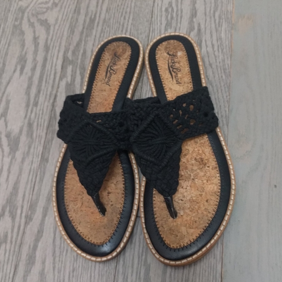 Beautiful black slippers by Lucky Brand 🤣 - Picture 2 of 8